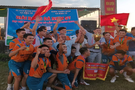 Xã Bình Tú tổ chức giải bóng đá Nam thanh niên tranh cúp Bình Minh năm 2024