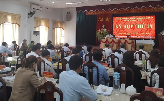 HĐND huyện thông qua 12 nghị quyết quan trọng