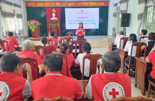 Tập huấn nâng cao năng lực vận động hiến máu tình nguyện, hiến mô tạng nhân đạo cho cán bộ hội chữ thập đỏ cơ sở