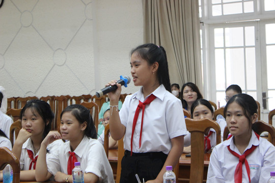 Lãnh đạo tỉnh gặp gỡ, đối thoại với trẻ em