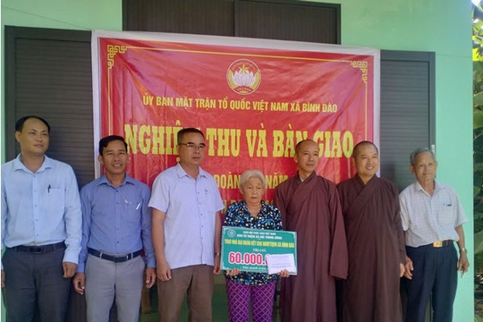 Thăng Bình bàn giao 4 nhà đại đoàn kết