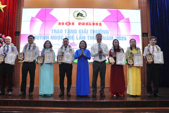 Quảng Nam trao tặng Giải thưởng Huỳnh Ngọc Huệ cho 07 cá nhân tiêu biểu
