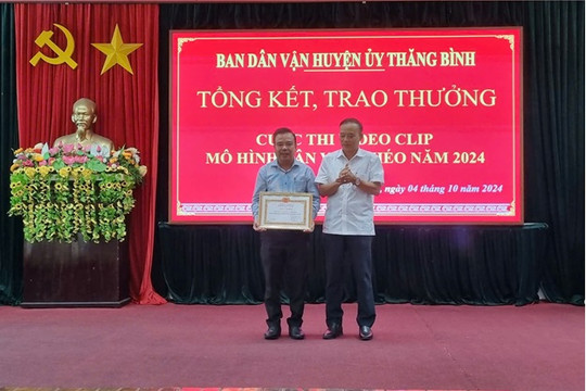 Thăng Bình trao thưởng cuộc thi video “Mô hình Dân vận khéo” năm 2024