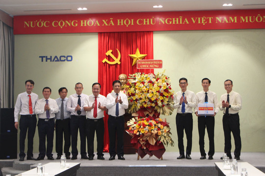 Bí thư Tỉnh ủy Lương Nguyễn Minh Triết thăm, chúc mừng doanh nghiệp nhân kỷ niệm Ngày Doanh nhân