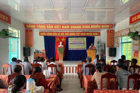 Bình Giang: Tổ chức khai giảng lớp học nghề nuôi, nhận biết và điều trị bệnh cho lợn