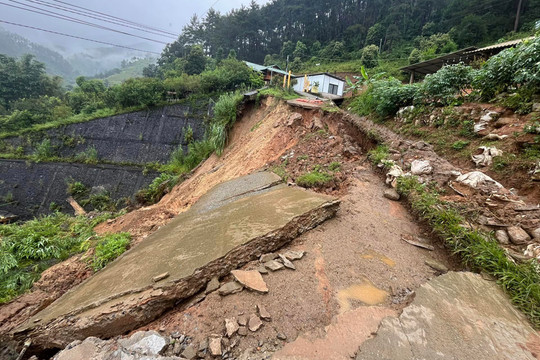 Tin cảnh báo lũ quét, sạt lỡ đất, sụt lún đất do mưa lũ hoặc dòng chảy trên khu vực các tỉnh từ Thanh Hoá đến Quảng Ngãi và tỉnh Hoà Bình