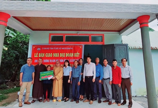 Thăng Bình bàn giao 8 nhà đại đoàn kết cho hộ nghèo