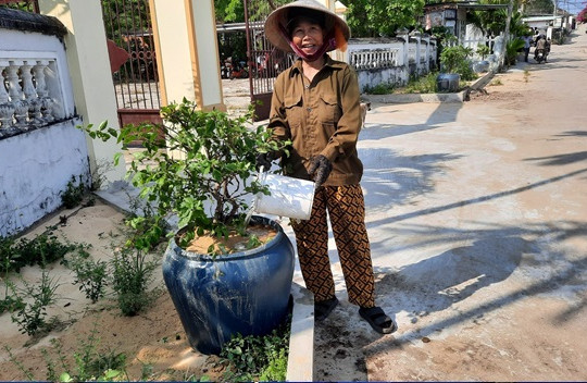 Nhân dân và cán bộ xã Bình Đào, huyện Thăng Bình được tặng Cờ thi đua của Chính phủ