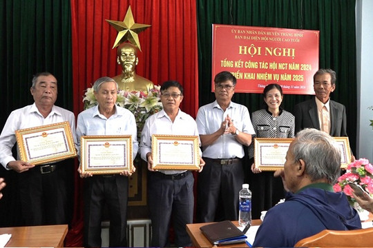 Thăng Bình khen thưởng cho 19 tập thể và cá nhân tham gia tốt hoạt động công tác hội người cao tuổi năm 2024