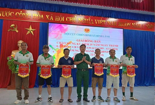 Bình Lãnh tổ chức giải bóng bàn