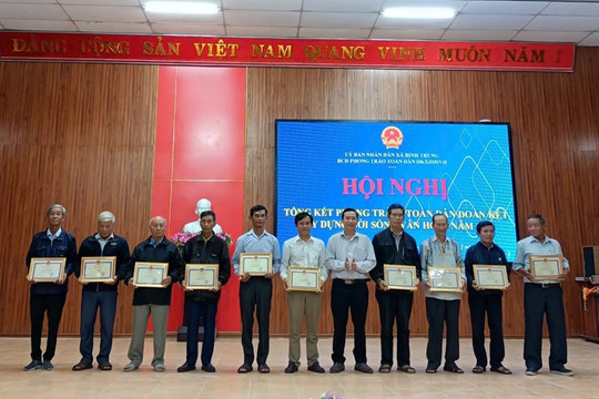 Xã Bình Trung tổng kết Phong trào “Toàn dân đoàn kết xây dựng đời sống văn hóa” năm 2024