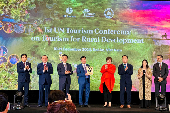 Làng rau Trà Quế được trao chứng nhận “Làng du lịch tốt nhất năm 2024”