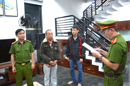 Quảng Nam - Bắt 2 đối tượng là chị em ruột cho vay lãi nặng