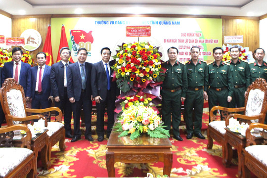 Lãnh đạo UBND tỉnh Quảng Nam thăm, chúc mừng Bộ Chỉ huy Quân sự tỉnh và Bộ Chỉ huy Bộ đội Biên phòng tỉnh