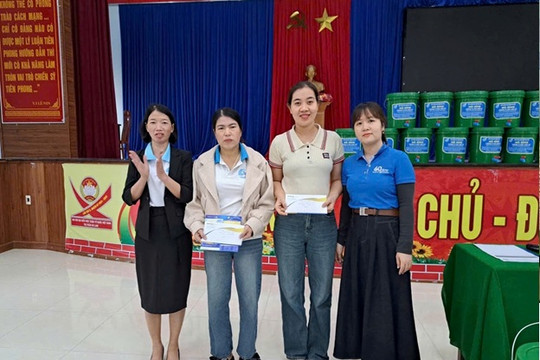 Công ty Bảo Việt Quảng Nam chi trả quyền lợi cho 10 hội viên phụ nữ Thăng Bình