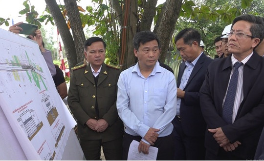 Lãnh đạo tỉnh Quảng Nam kiểm tra công tác giải phóng mặt bằng cầu vượt đường sắt