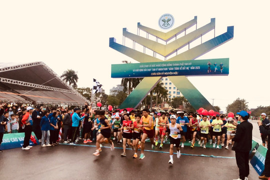 Sôi nổi giải chạy “Vì sức khoẻ cộng đồng thành phố Tam Kỳ”