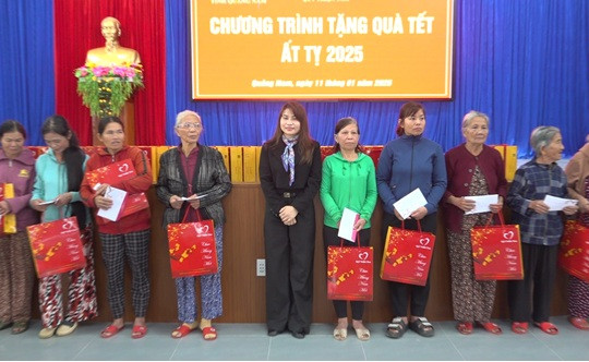 Quỹ Thiện Tâm tặng 600 suất quà tết cho người dân Thăng Bình