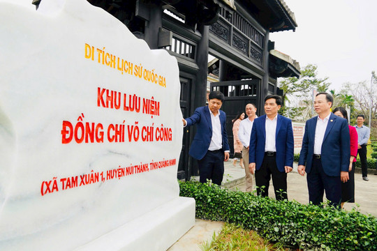 Lãnh đạo tỉnh Quảng Nam viếng hương Chủ tịch Hội đồng nhà nước Võ Chí Công