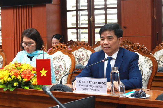 Chủ tịch UBND tỉnh Lê Văn Dũng tiếp đoàn công tác tỉnh Battambang, Campuchia