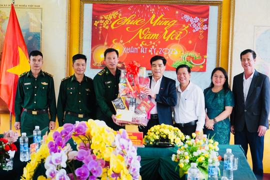 Chủ tịch UBND tỉnh Lê Văn Dũng thăm, chúc Tết Nguyên đán Ất Tỵ 2025