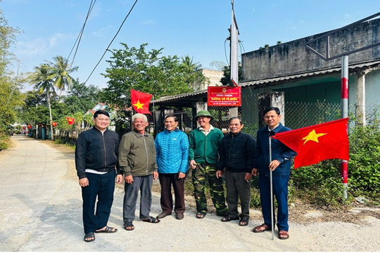 Hội Cựu chiến binh xã Bình Hải xây dựng tuyến đường cờ Tổ quốc