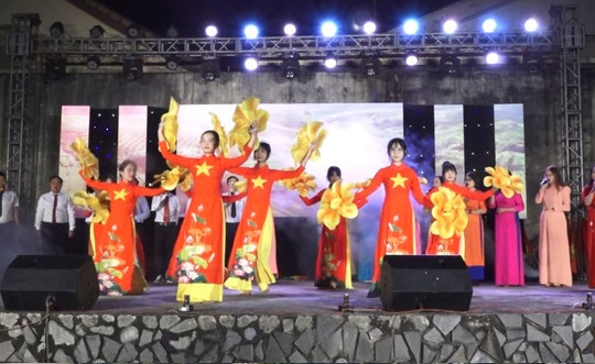 Thôn Quý Phước, xã Bình Quý tổ chức đêm văn nghệ Xuân yêu thương