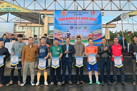 Bình Trung khai mạc Giải bóng đá nam mừng Đảng mừng Xuân năm 2025