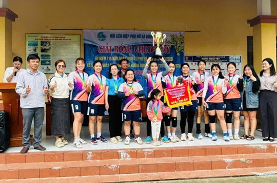 Hội LHPN xã Bình Đào tổ chức Giải bóng chuyền nữ năm 2025 tranh cúp Vinbơ Sport