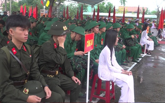 Thanh niên Thăng Bình lên đường thực hiện nhiệm vụ bảo vệ Tổ Quốc