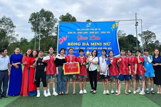 Hội LHPN xã Bình Quý tổ chức giải bóng đá mini nữ năm 2025