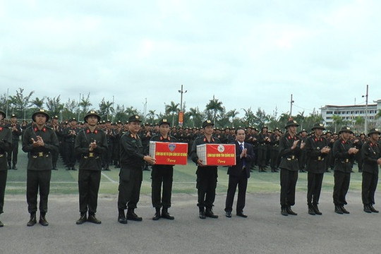 Phó Chủ tịch UBND tỉnh Trần Anh Tuấn dự khai giảng khóa huấn luyện lính nghĩa vụ CAND năm 2025 tại Thăng Bình