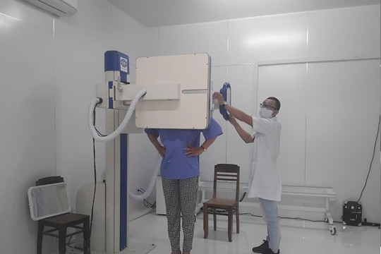 Nỗ lực chăm sóc sức khỏe cho người dân của ngành y tế