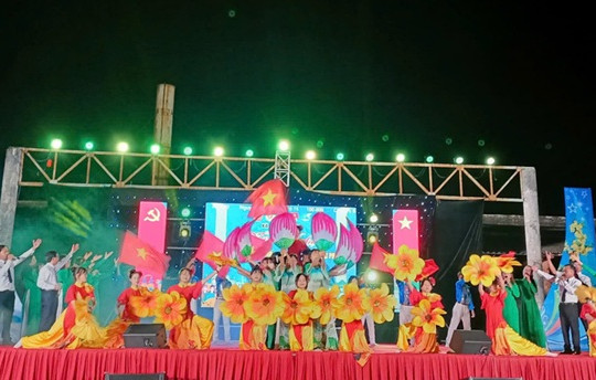 Xã Bình Nguyên tổ chức văn nghệ "Mừng Đảng quang vinh - Mừng quê hương giải phóng"