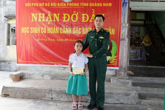 Hội Phụ nữ Bộ đội Biên phòng Quảng Nam nhận đỡ đầu học sinh đặc biệt khó khăn