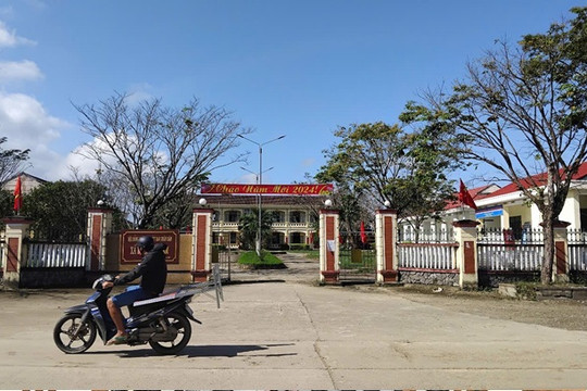 Tạm dừng xây dựng, sửa chữa trụ sở cấp huyện, xã