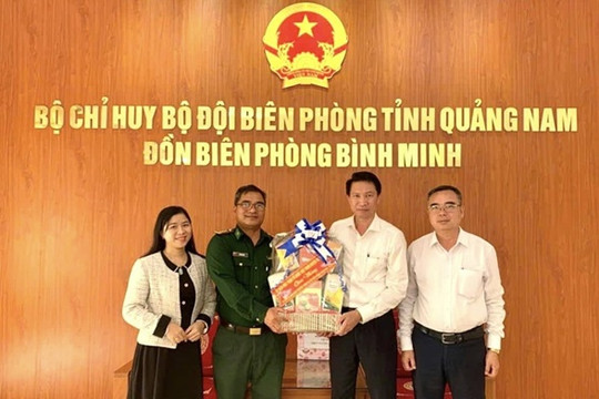 Ủy ban MTTQVN huyện và các địa phương thăm, chúc mừng Ngày truyền thống Bộ đội Biên phòng