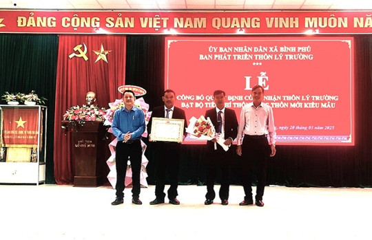 Khu dân cư Lý Trường kỷ niệm 50 năm giải phóng quê hương