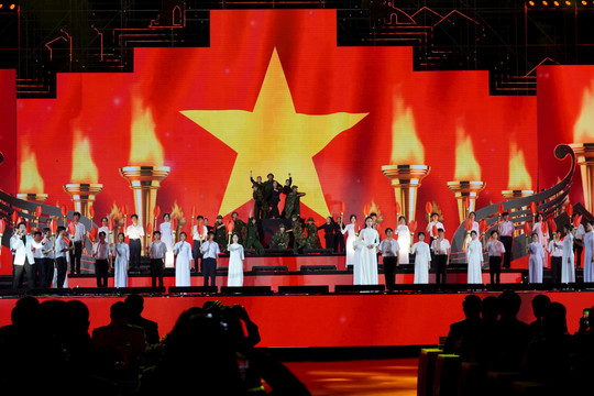 Quảng Nam long trọng kỷ niệm 50 năm giải phóng quê hương