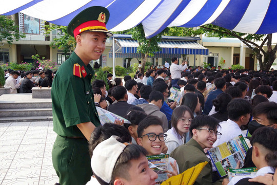 Bộ Quốc phòng tư vấn tuyển sinh quân sự tại Quảng Nam