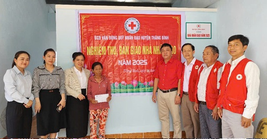 Hội Chữ thập đỏ huyện Thăng Bình bàn giao nhà nhân đạo