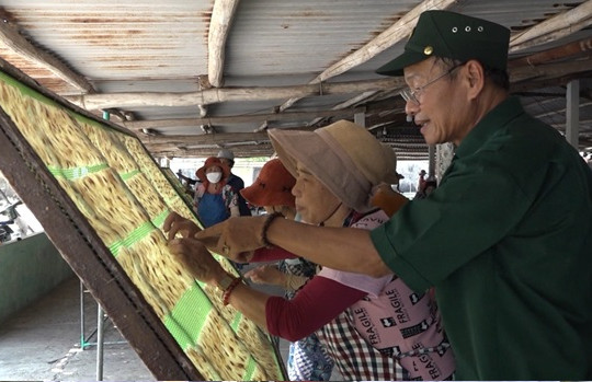 Tấm lòng một cựu chiến binh ở làng biển Duy Hà