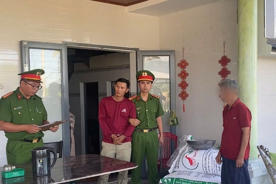 Công an xã Duy Hòa bắt tại trận 6 đối tượng đang đánh bạc trái phép