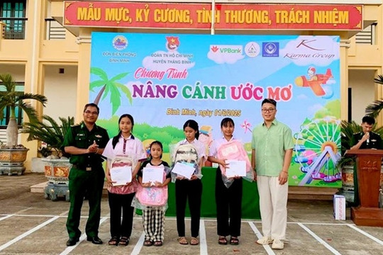 Đồn Biên phòng Bình Minh tổ chức chương trình “Nâng Cánh Ước Mơ”.