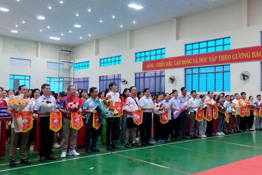 Sôi nổi chương trình giao lưu văn hóa - thể thao kỷ niệm 80 năm Ngày truyền thống Văn phòng cơ quan hành chính Nhà nước