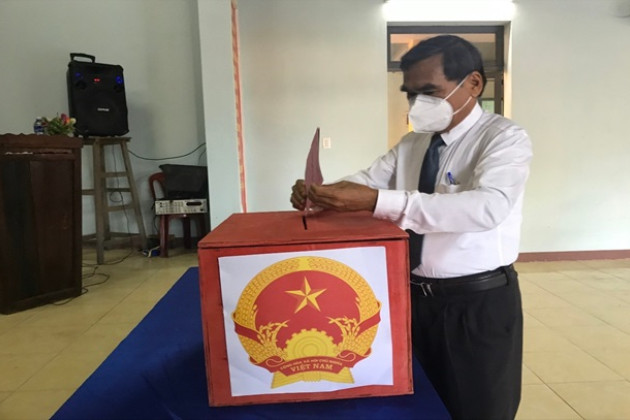 Xứng đáng với lòng tin mà cử tri trao gửi!