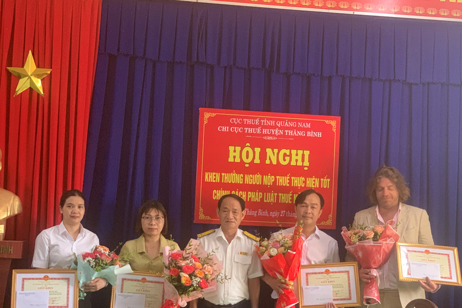 Chi cục Thuế huyện Thăng Bình tổ chức Hội nghị khen thưởng người nộp thuế thực hiện tốt chính sách pháp luật thuế năm 2023