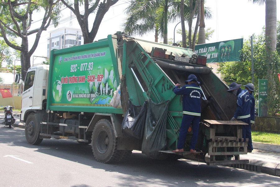 Quảng Nam ban hành quy định thời gian hoạt động của xe vệ sinh môi trường, xe ô tô chở vật liệu xây dựng, phế thải rời trong đô thị
