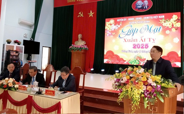 Thăng Bình gặp mặt cán bộ chủ chốt đã nghỉ hưu, chuyển công tác