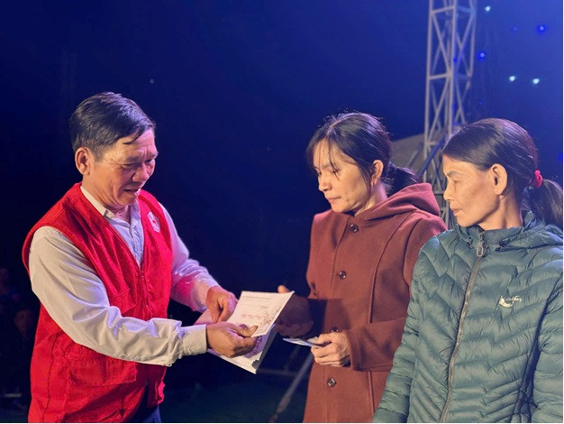 Thăng Bình trao hơn 14 nghìn suất quà dịp Tết Ất Tỵ